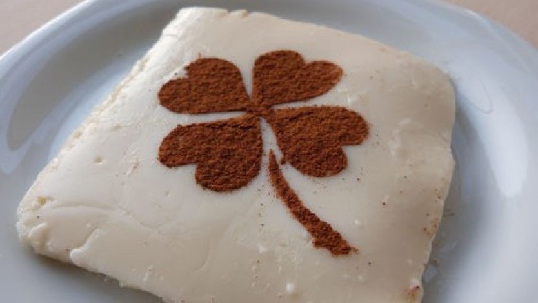   Yalancı Tavuk Göğsü Tatlısı