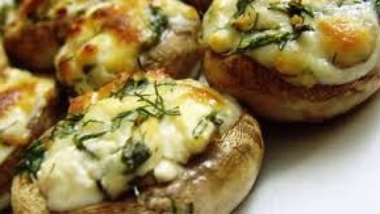 Fırında Kaşarlı Mantar